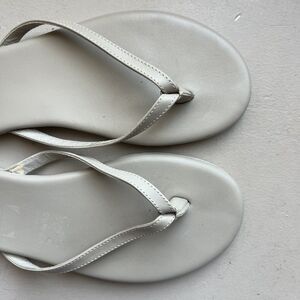 Hari Mari Cloud Light Taupe Gray Toe Post Thong Flip Flop Sandal Women’s 10
